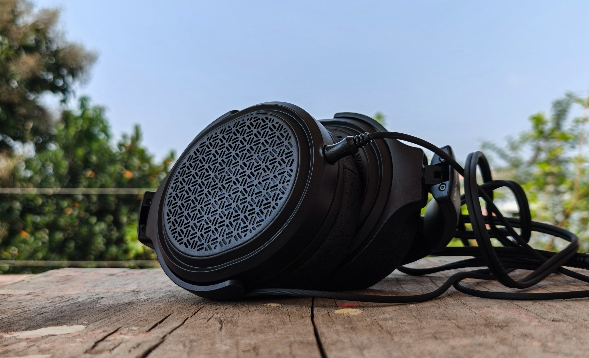เปรียบเทียบหูฟังแม่เหล็กระนาบ Audeze LCD-5 vs Fiio Jade Audio JT9