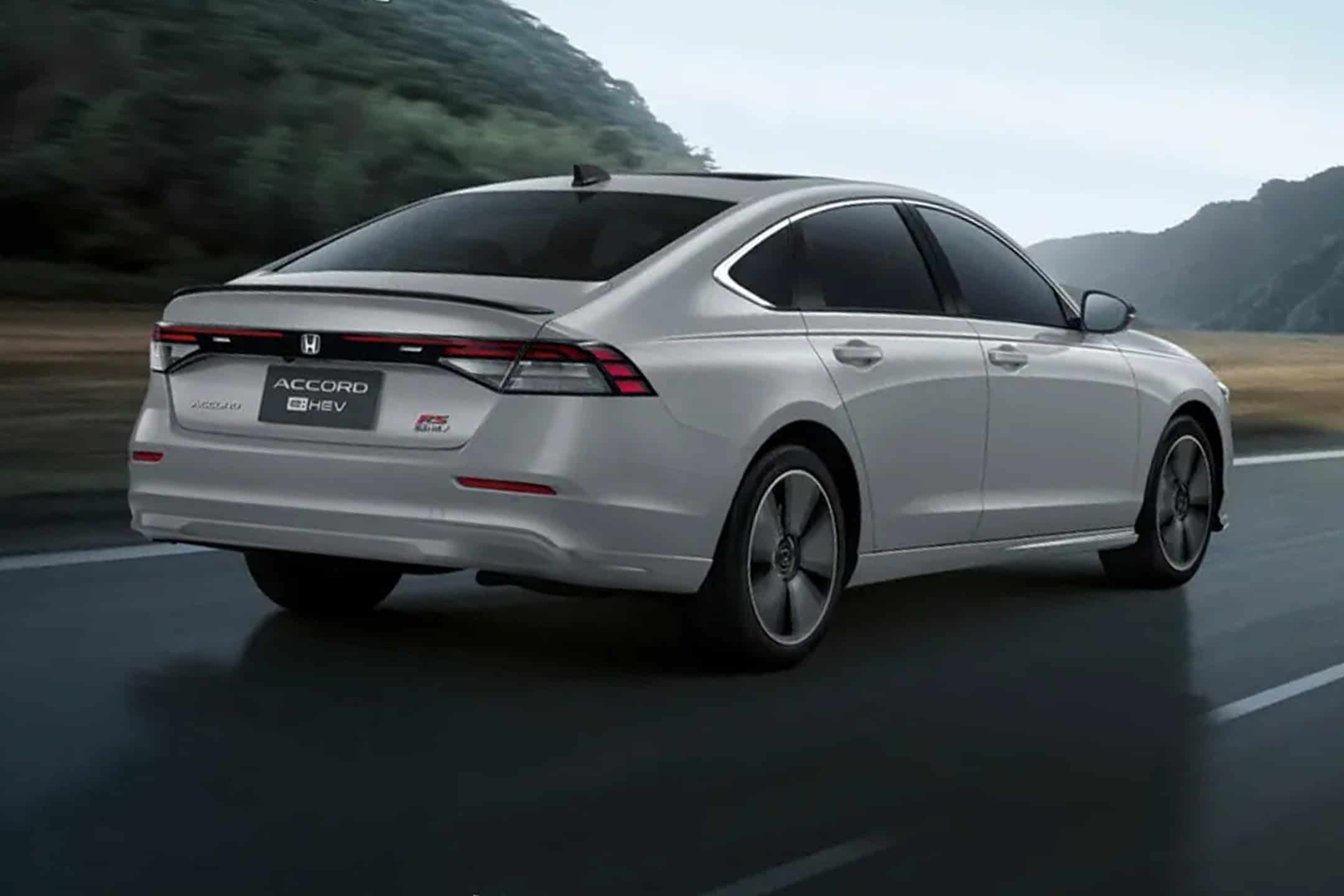 ศึกไฮบริดซีดานและเอสยูวี Honda e:HEV ปะทะ Toyota Corolla Cross Hybrid