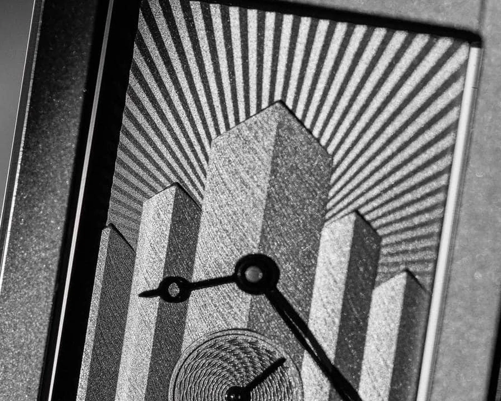 นาฬิการาคาประหยัดกับดีไซน์ Art Deco และสปอร์ตอินทิเกรต คลื่นใหม่ของลักชัวรีเข้าถึงได้