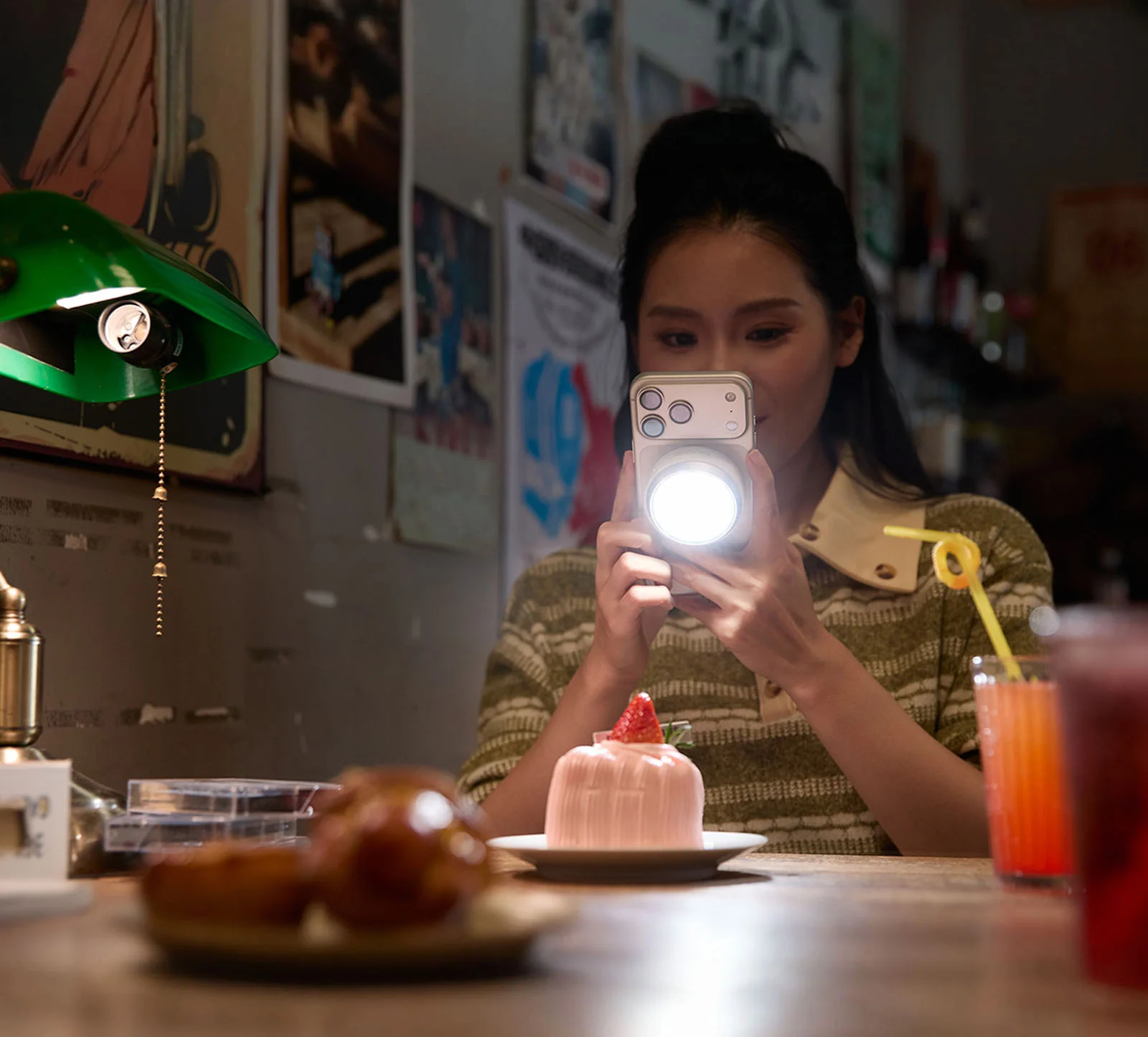 แฟลชแม่เหล็ก iPhone เปลี่ยนมือถือให้มีไฟสตูดิโอด้วย Godox Xenon Flash A2