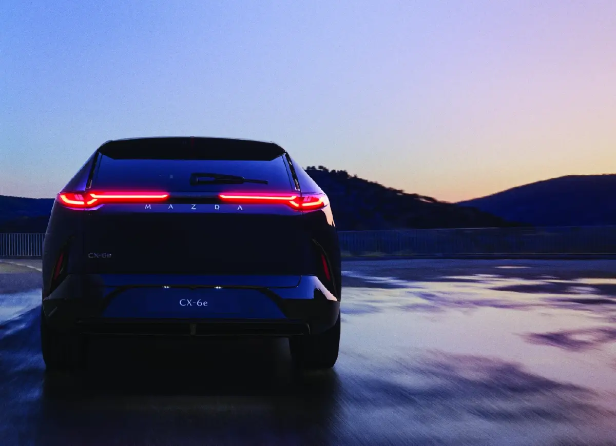 Mazda CX-6e Premium Electric SUV ระยะวิ่ง 555 กม ชาร์จไว 15 นาที แตกต่างอย่างไร