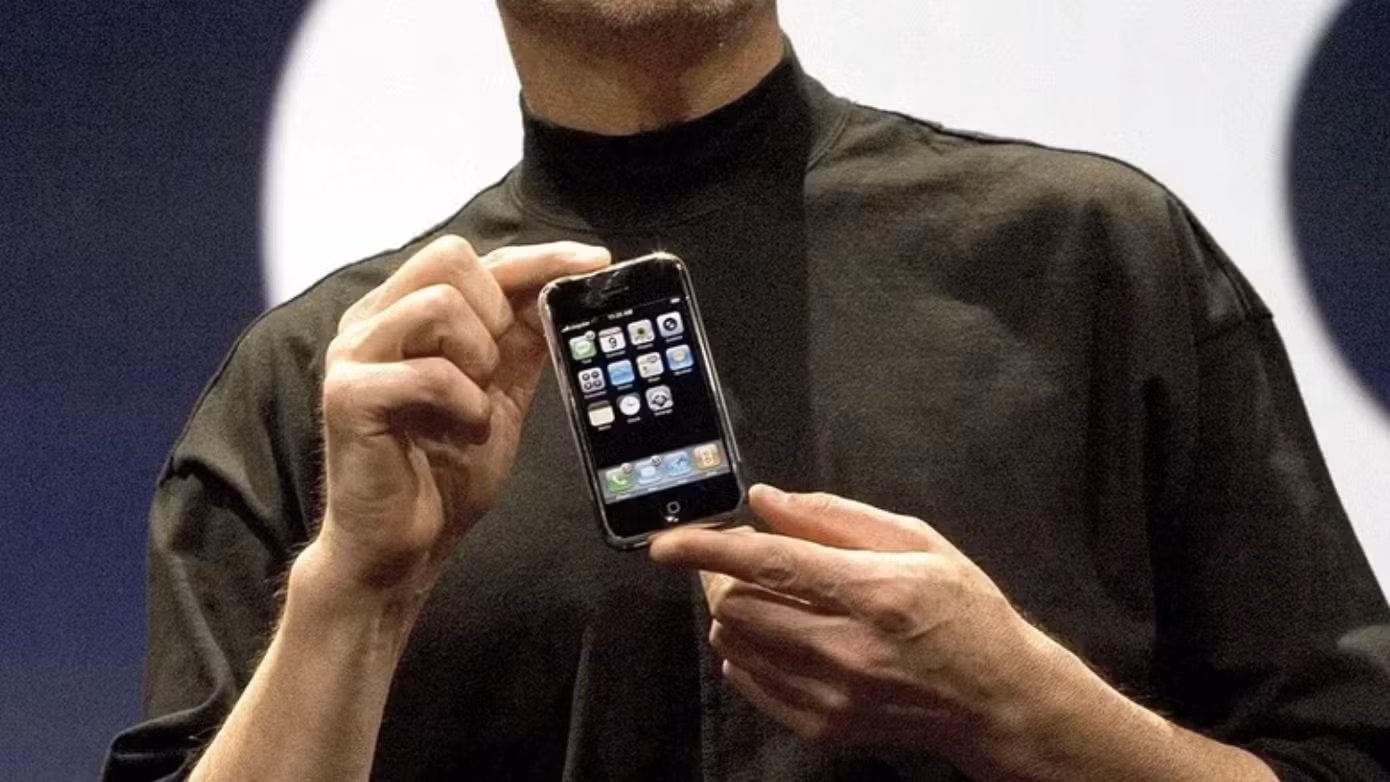 วิวัฒนาการ iPhone กับการออกแบบที่เปลี่ยนโลกสมาร์ทโฟน