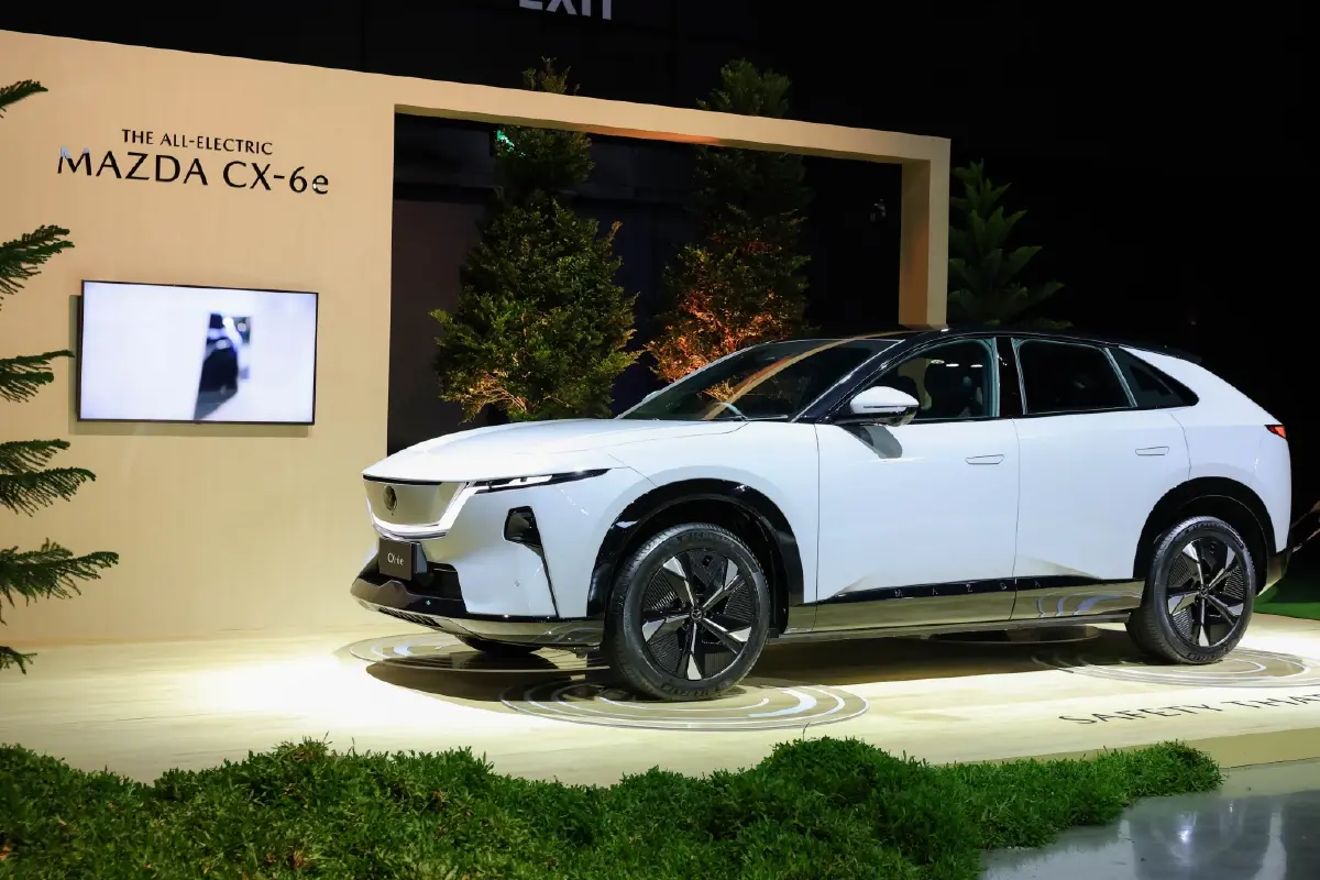 Mazda CX-6e Premium Electric SUV ระยะวิ่ง 555 กม ชาร์จไว 15 นาที แตกต่างอย่างไร