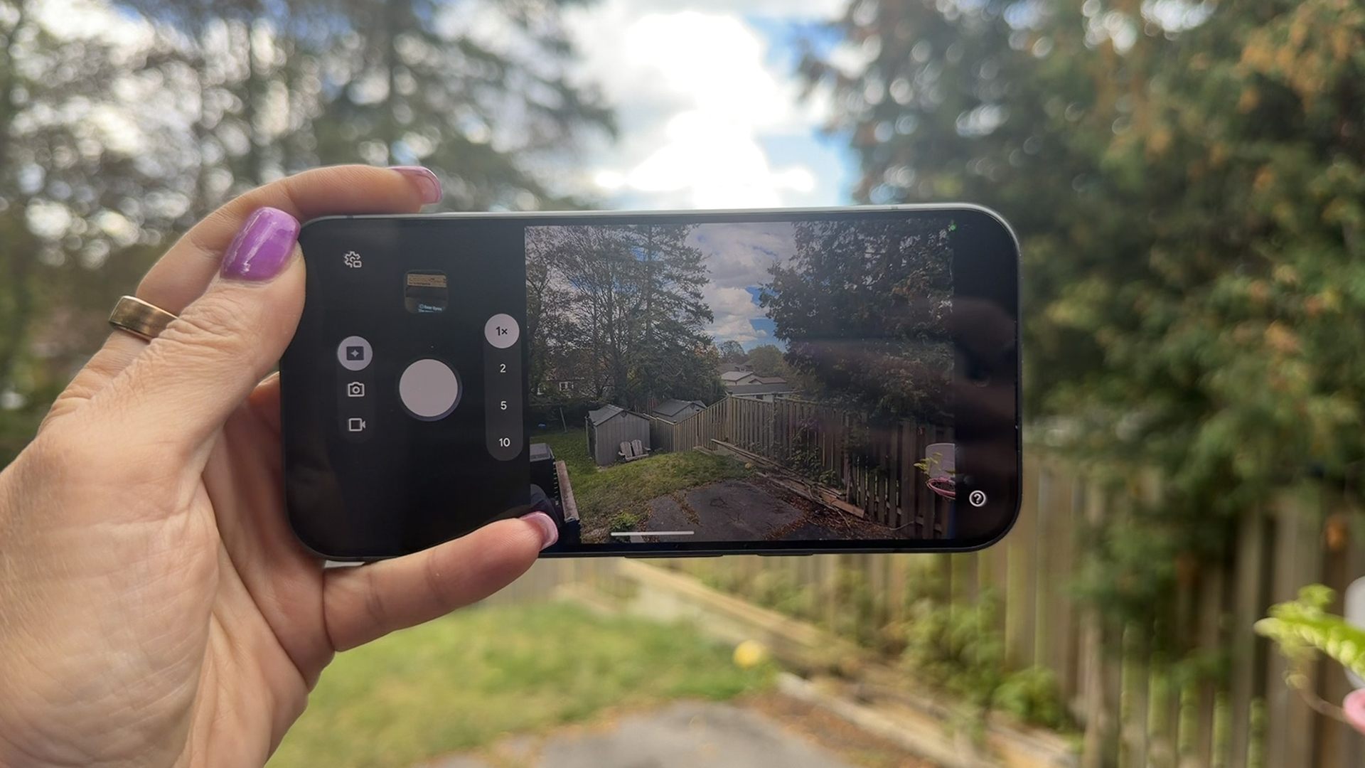 Pixel 11 พลิกเกมเรือธง เมื่อ AI ถ่ายภาพไม่ติดป้าย Pro อีกต่อไป