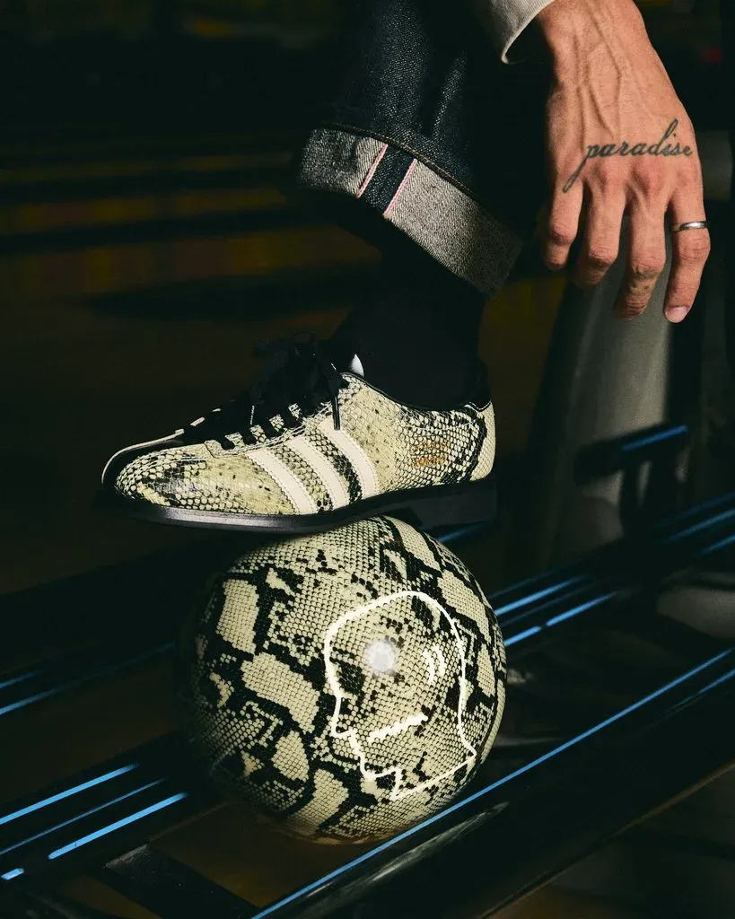 รองเท้า Bowling adidas กลับมาดัง ด้วยสีจัดจ้านจาก Brain Dead