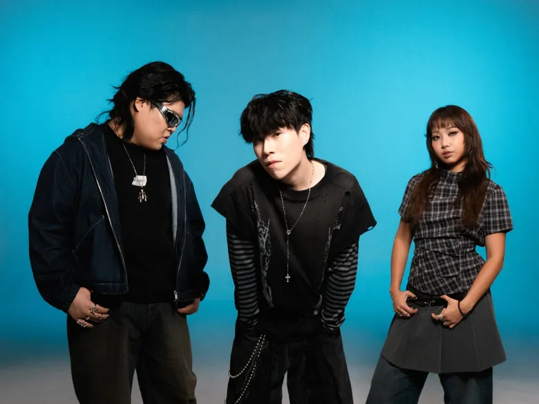 เพลงคอลแลบ Thai pop ระบายความเจ็บแบบขึ้นใจ ด้วย Mirrr และ MILLI
