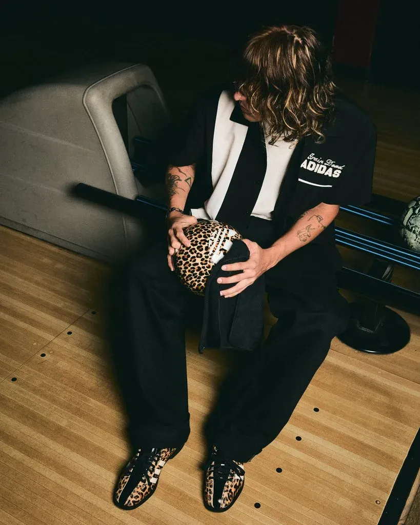 รองเท้า Bowling Adidas x Brain Dead เมื่อสนีกเกอร์สตรีทแวร์กลายเป็นงานศิลปะ