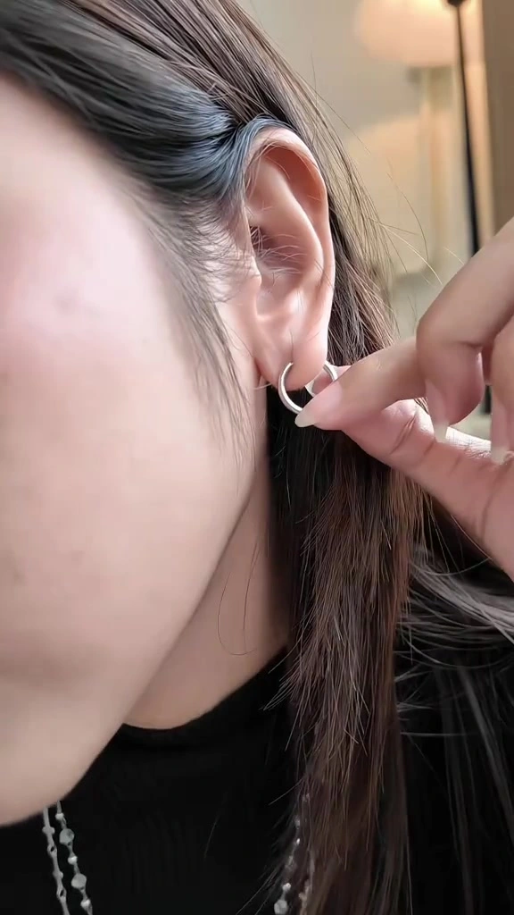 ต่างหูห่วงเงินแท้ 925 เลือกไซซ์ไหนใส่แล้วพอดีหู เทียบตั้งแต่ 10 ถึง 45 mm ในงบหลักร้อย
