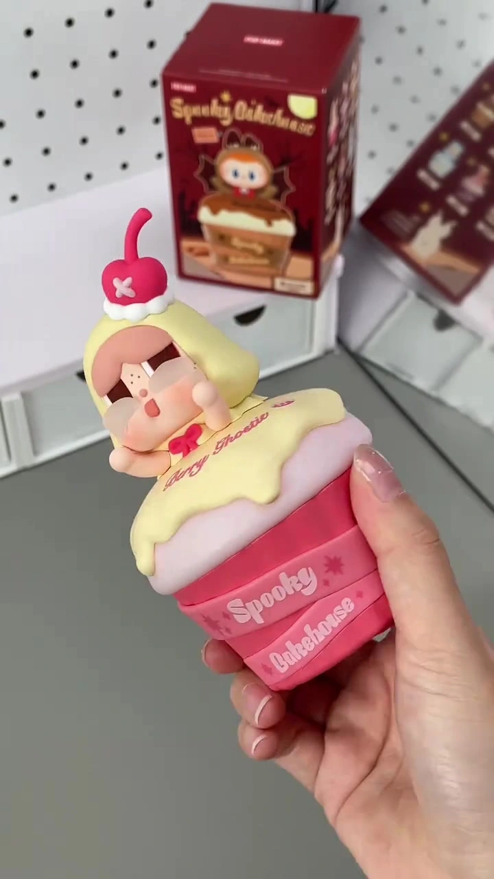 Spooky Bakehouse ไนท์ไลต์ฉายลาย 690 บาท ของแต่งห้องฮาโลวีนที่จุ่มได้