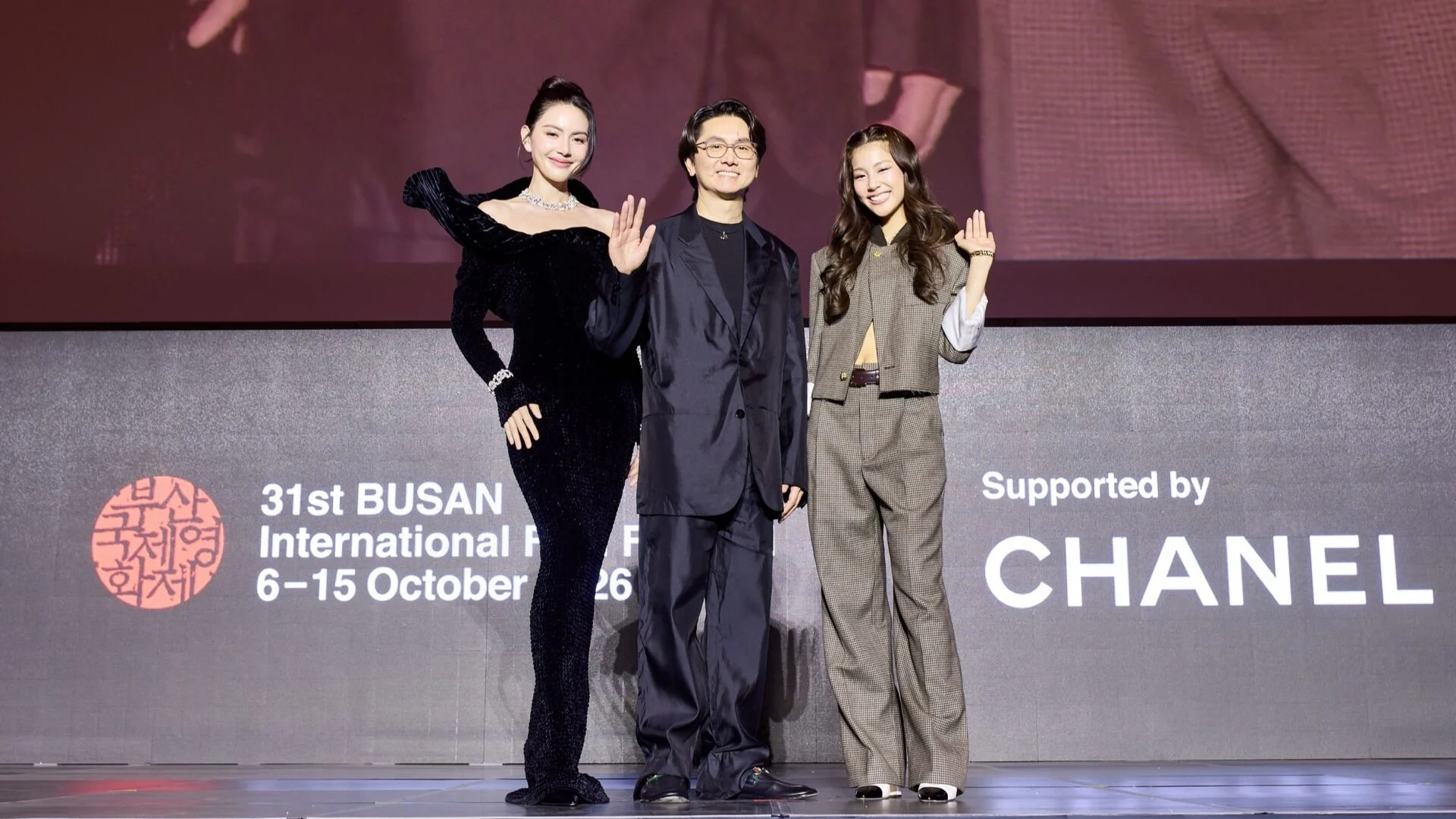 คุณยายวรนาฏ เปิดตัวแรงบนเวทีภาพยนตร์เอเชีย
