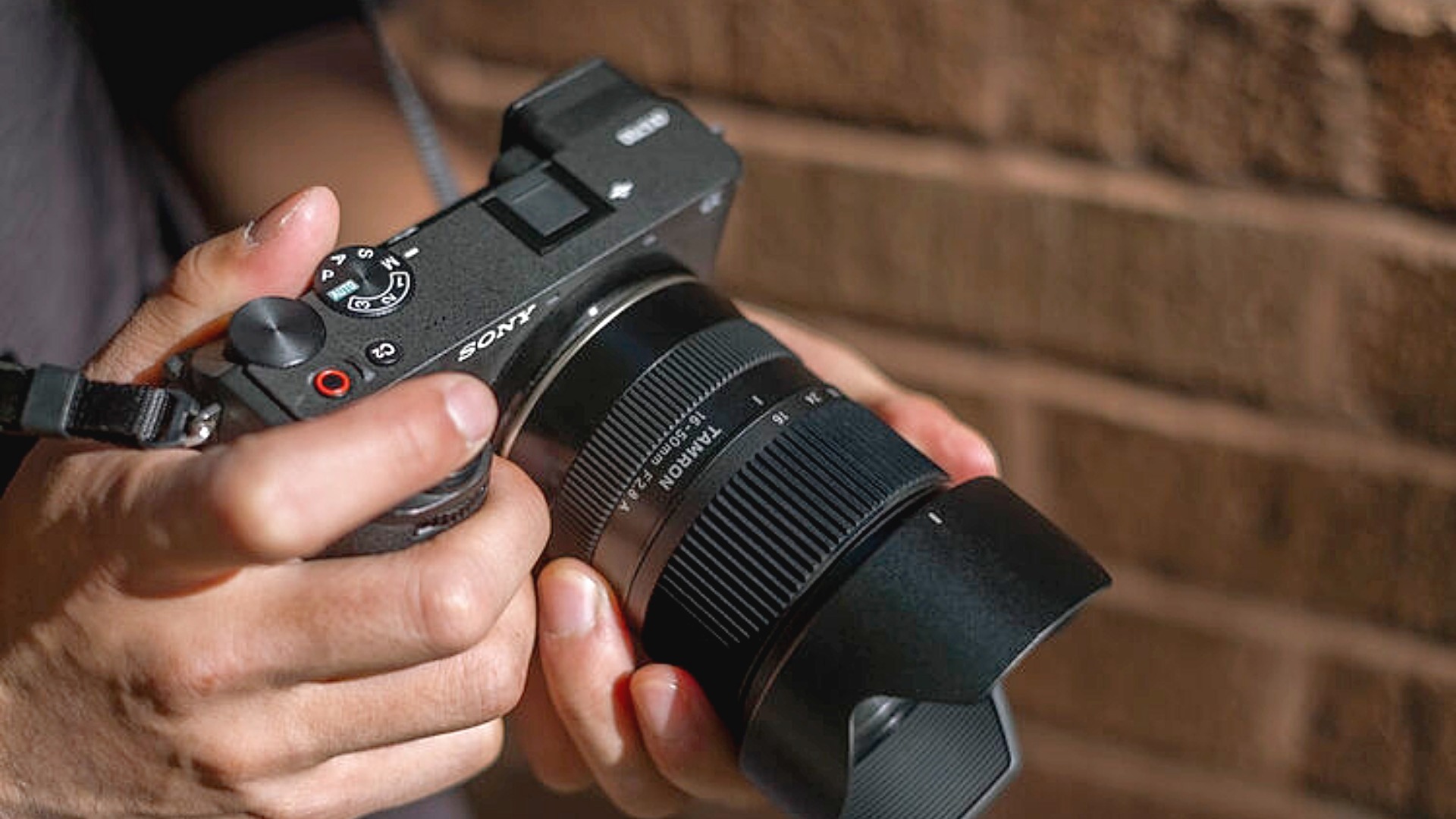 Tamron 16-50mm f/2.8 APS-C Zoom เลนส์เล็กสว่างที่คู่ควรแทนเลนส์คิท