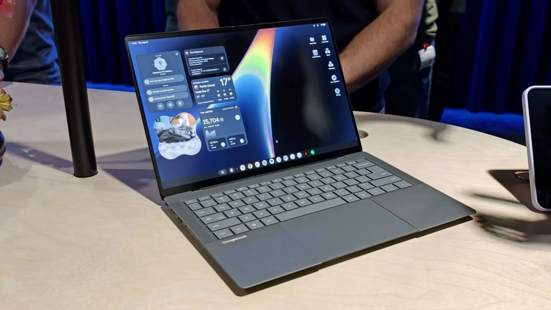 Googlebook โน้ตบุ๊กจอ OLED สเปกหรู แต่ Googlebook OS ยังไม่พร้อม