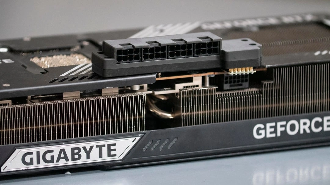 วิกฤตหัวไฟ GPU ละลาย ป้องกันด้วยอะแดปเตอร์และโมดิฟายอย่างปลอดภัย
