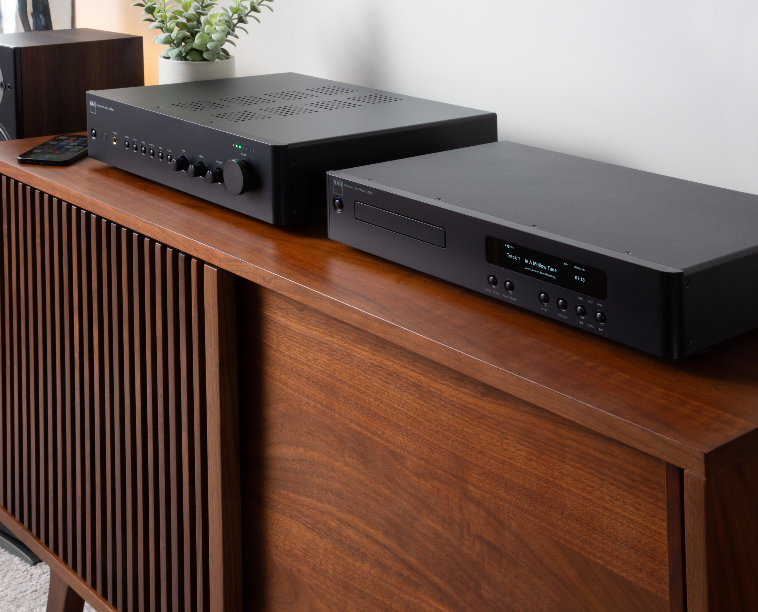 Classic Series Hi-Fi กองซ้อนเดียวที่รวมสตรีมมิงกับแผ่น CD