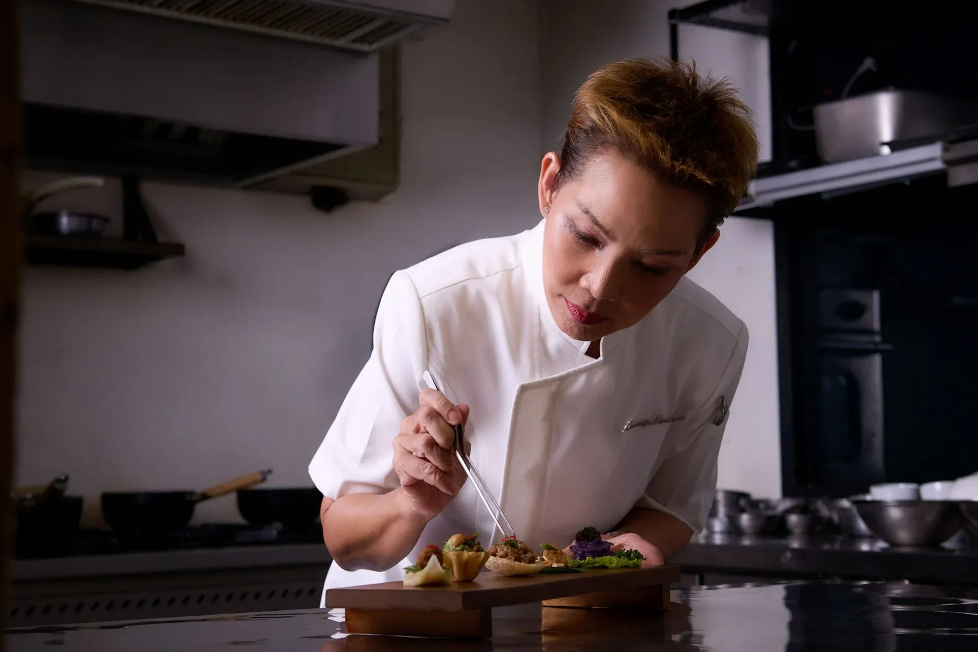 เชฟป้อมกับศิลปะสำรับตำรับวัง เมื่อมรดกอาหารกลายเป็นไฟน์ไดนิ่งร่วมสมัย