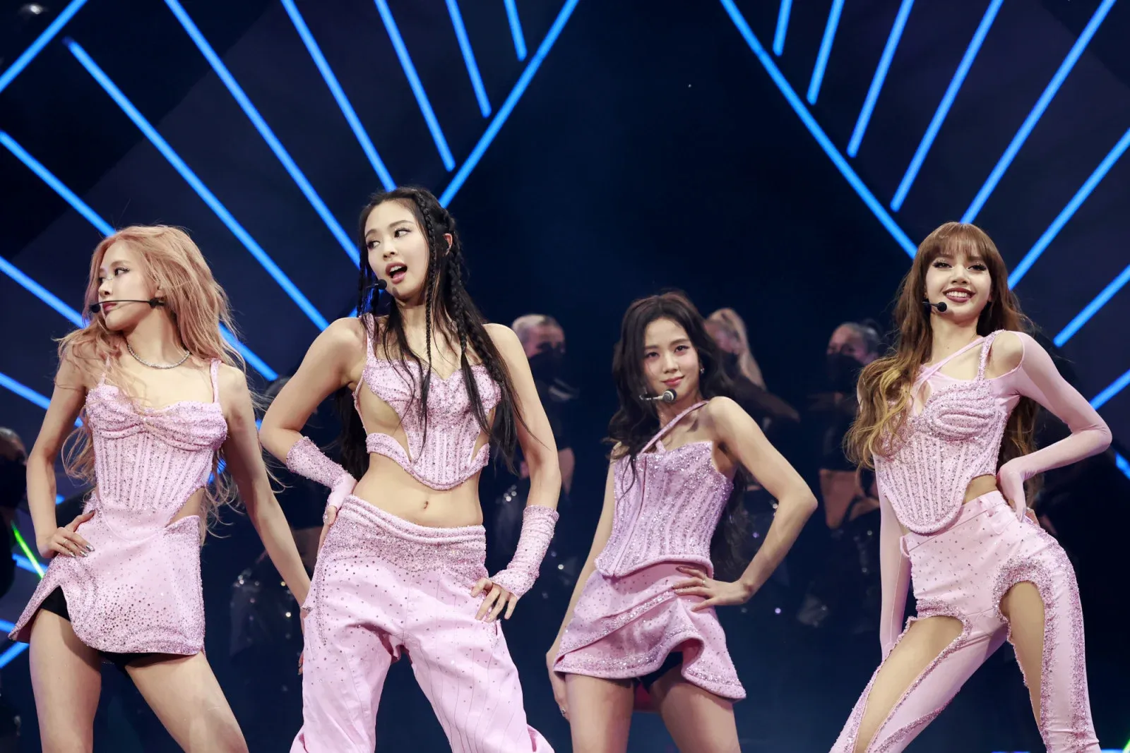 ฟิตแบบไอดอล K-pop ด้วยเวิร์กเอาต์สั้นแต่ได้ผล