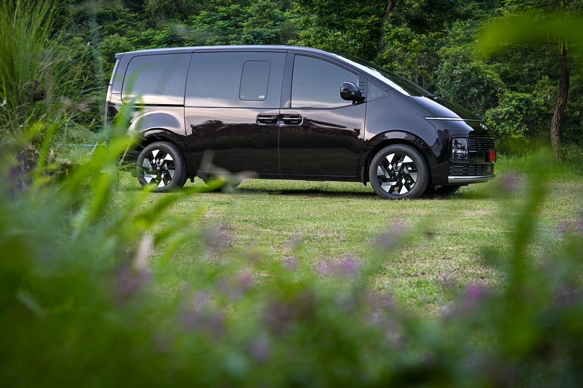 ทดสอบขับจริง Hyundai Staria Hybrid รถครอบครัว 11 ที่นั่งที่พร้อมแทนดีเซล