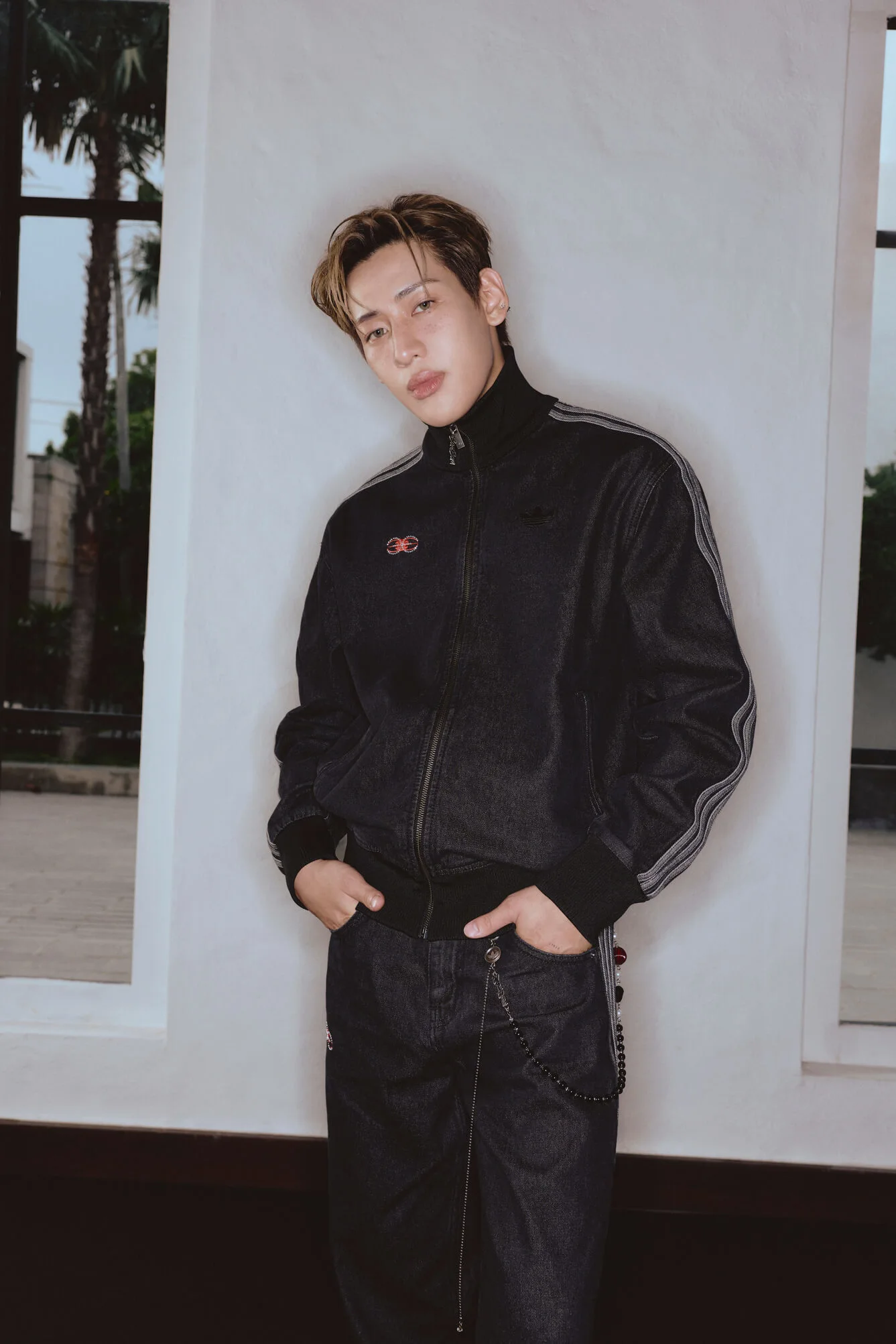 จากไอดอล K-Pop สู่ดีไซเนอร์สตรีตแวร์: อ่านเกมใหม่ของ adidas collaboration
