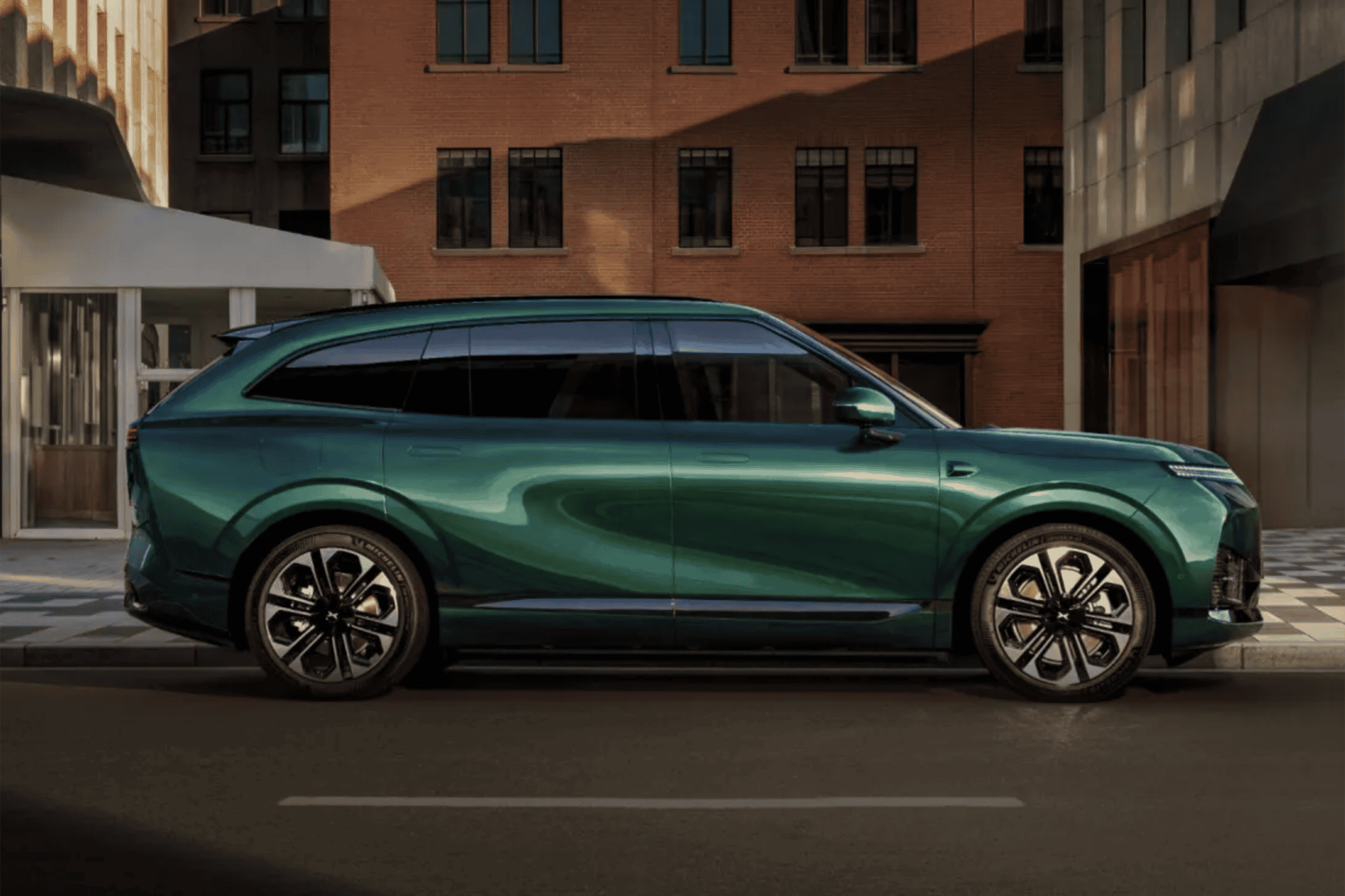 XPENG G9L D-SUV ไฟฟ้า 3 แถว ทางเลือกใหม่สายครอบครัวเทคโนโลยีจัดเต็ม