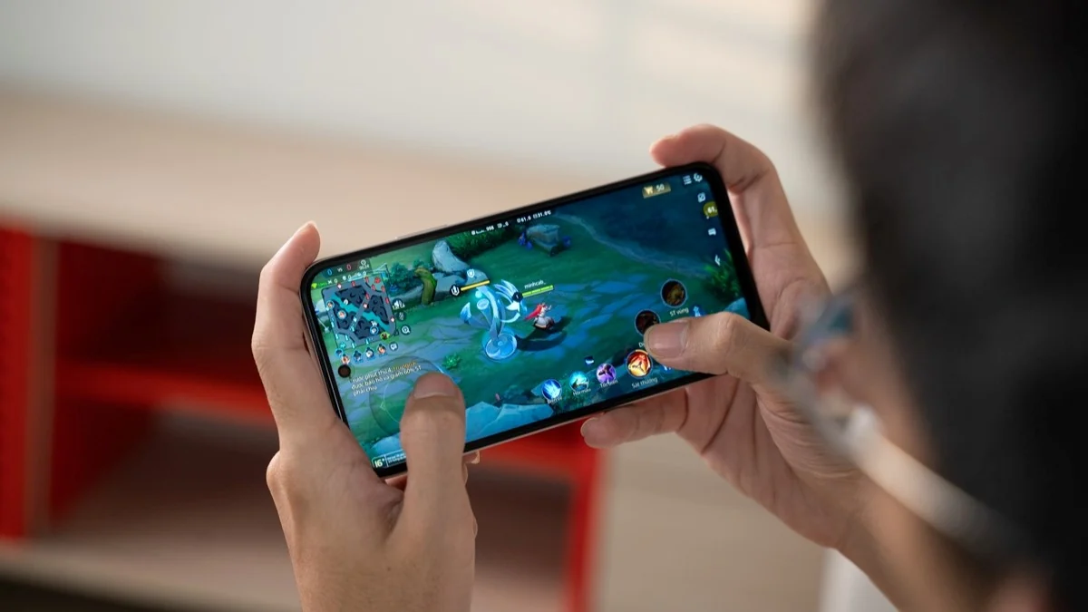 OPPO A7 Pro 5G vs A6 เลือกสมาร์ทโฟนระดับกลางแบบไหนคุ้มกว่า