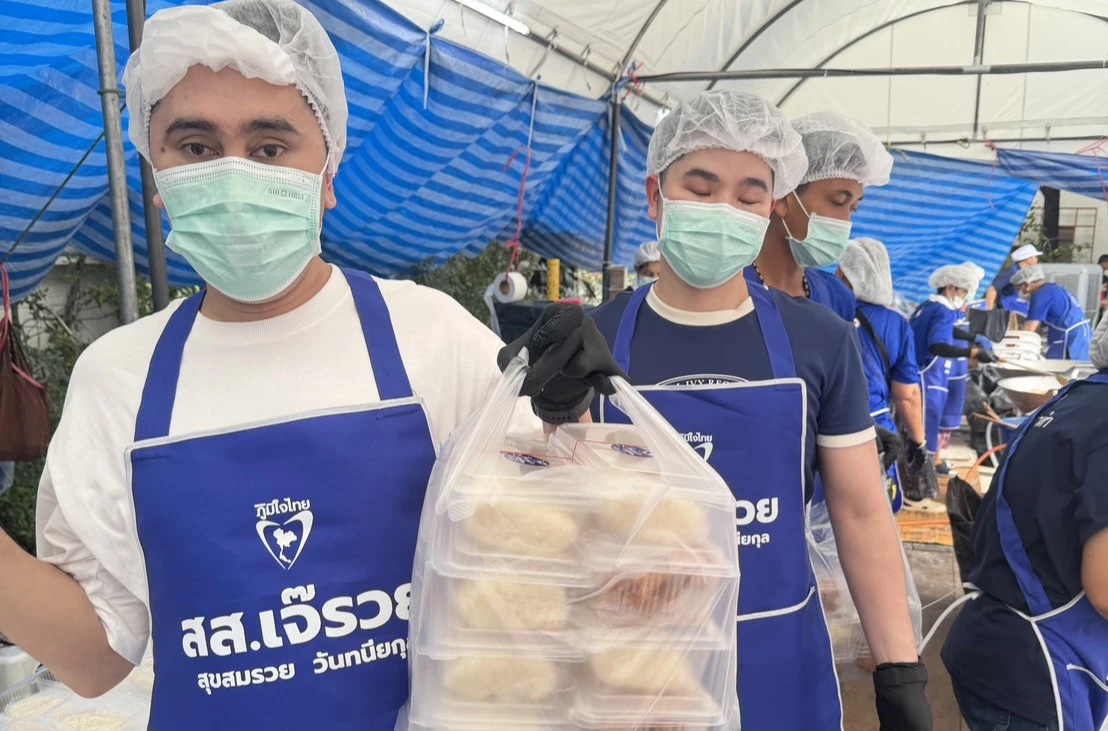 โรงครัวชุมชนจ่ายความอิ่มฟรี เมื่อคนตัวเล็กช่วยคนทั้งเมือง