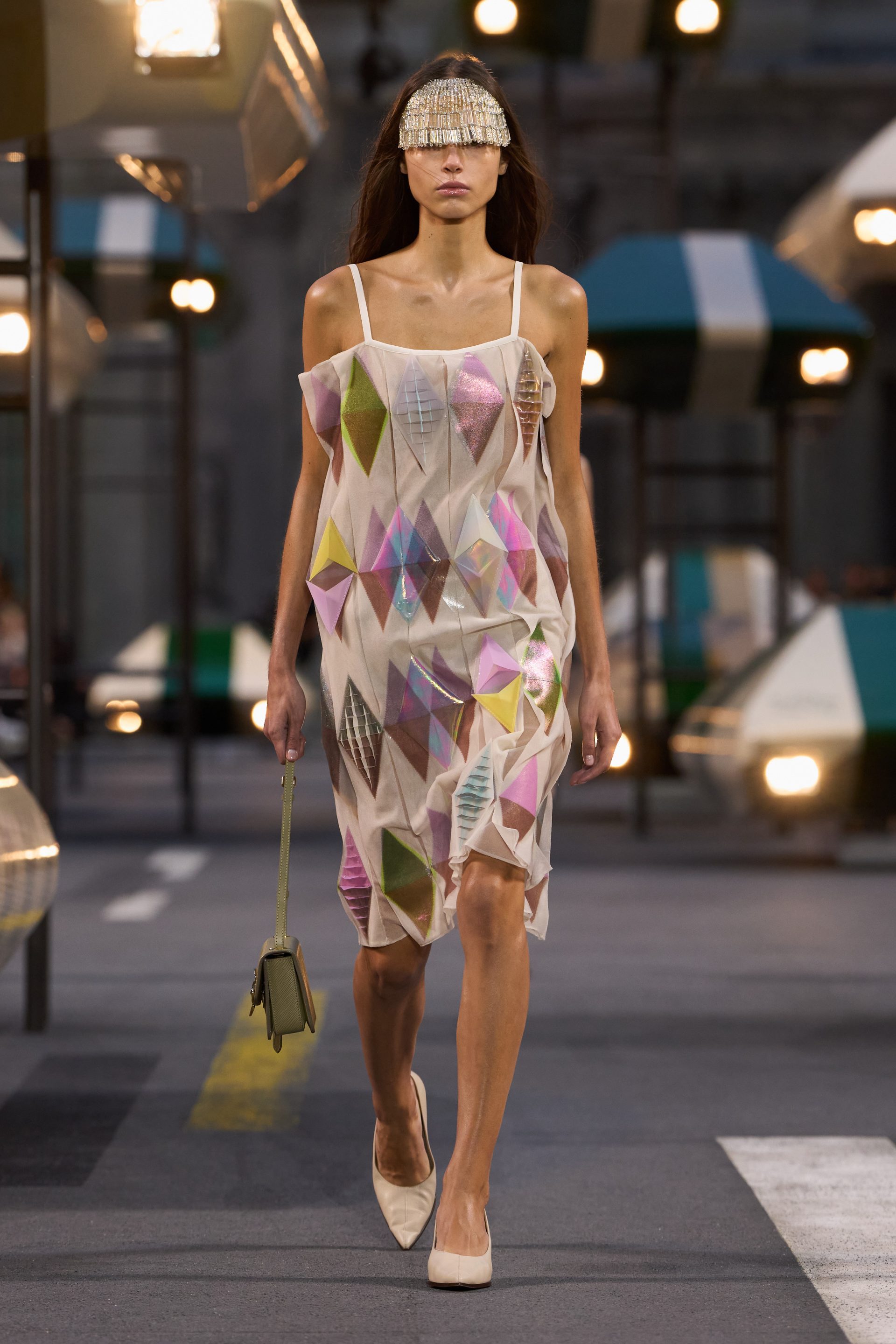 6 บ้านลักซ์นิยาม Spring-Summer ใหม่ จากอิสระของ Balenciaga ถึงจินตนาการไร้ขอบเขตของ Valentino