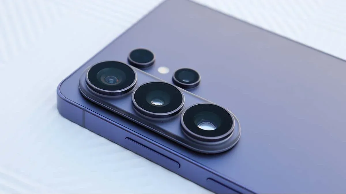 Galaxy S27 Ultra ดีไซน์ใหม่ บางลง แบตใหญ่ขึ้น และหน้าจอ DC Dimming