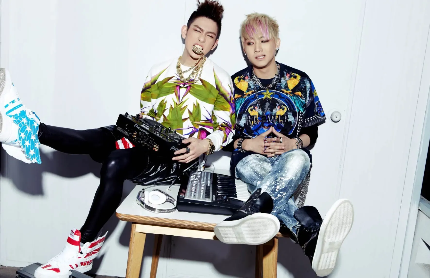 จาก GOT7 สู่พระเอกสายลับย้อนยุค เส้นทางสองสายของพัคจินยอง