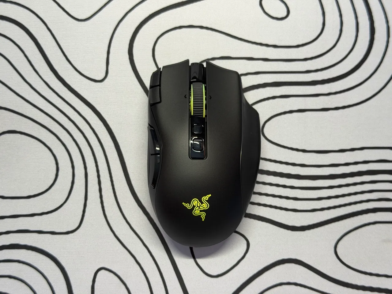 เมาส์เกมมิ่ง Razer เลือกอะไรดีระหว่าง Viper V4 Pro กับ Naga V3 Pro