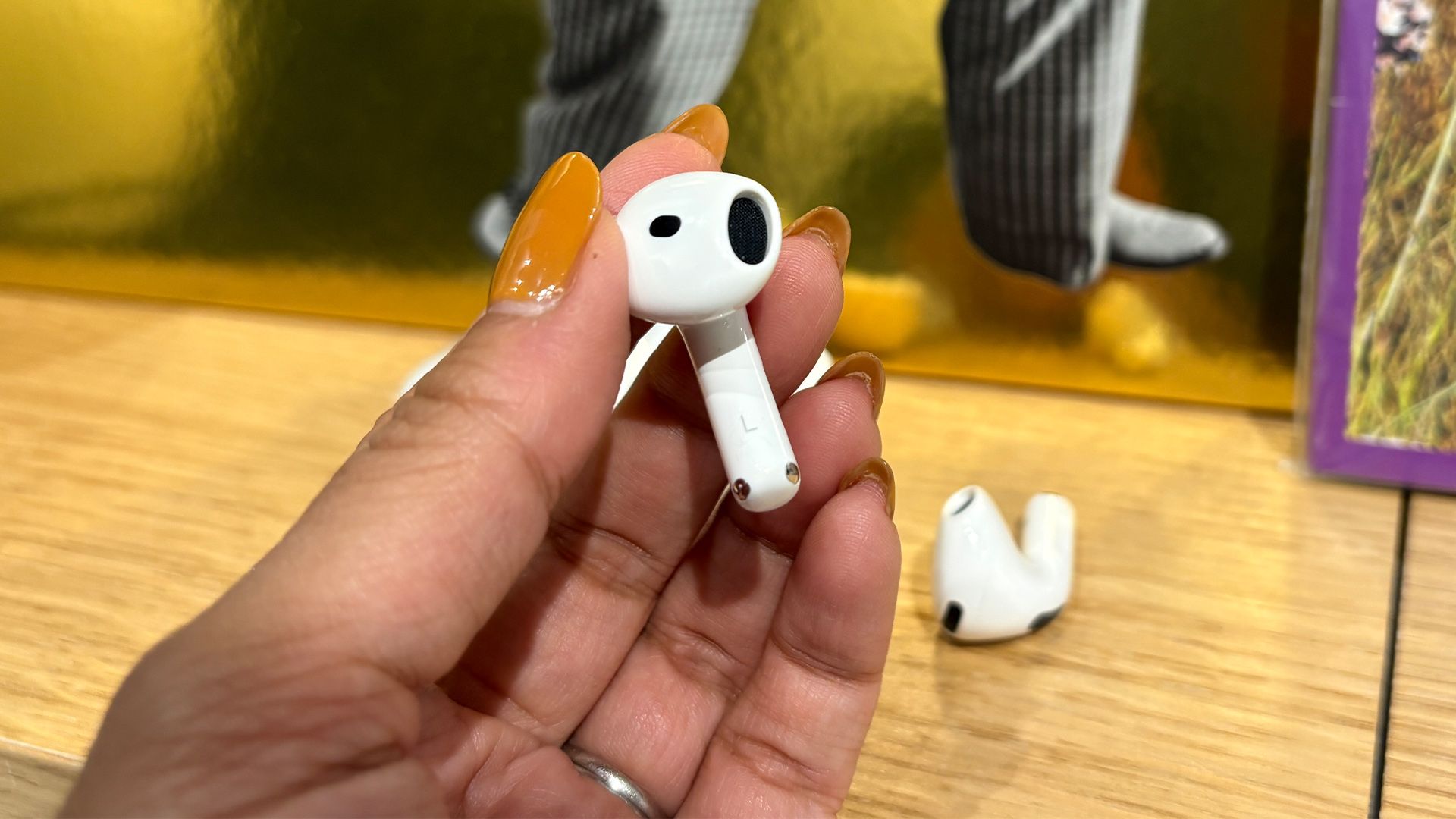 รีวิว AirPods 5 หูฟังไร้สายราคาถูกที่ยกระดับ ANC และเสียง