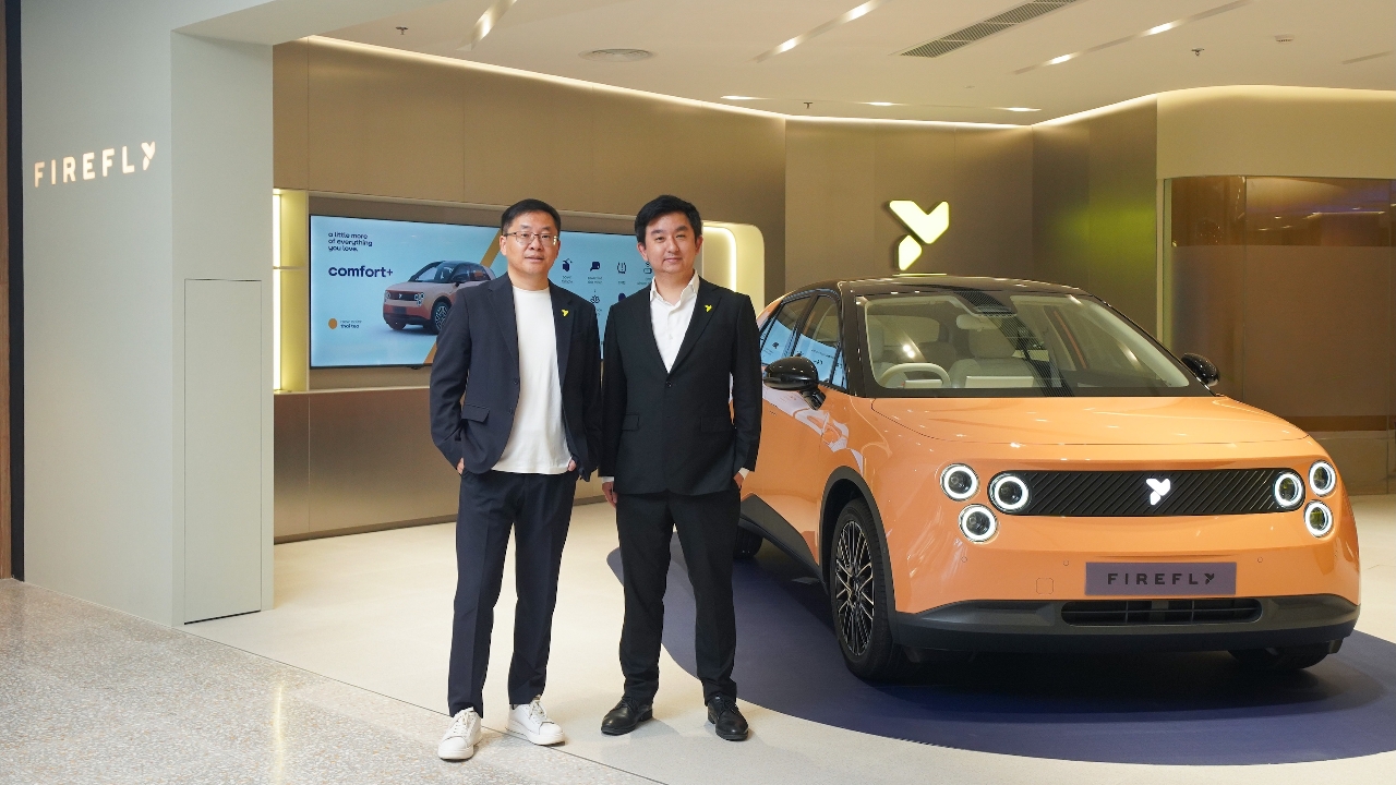 รถยนต์ไฟฟ้า NIO Firefly ปักหมุดพรีเมียมคอมแพ็กต์ด้วยโชว์รูมไลฟ์สไตล์กลางเมือง