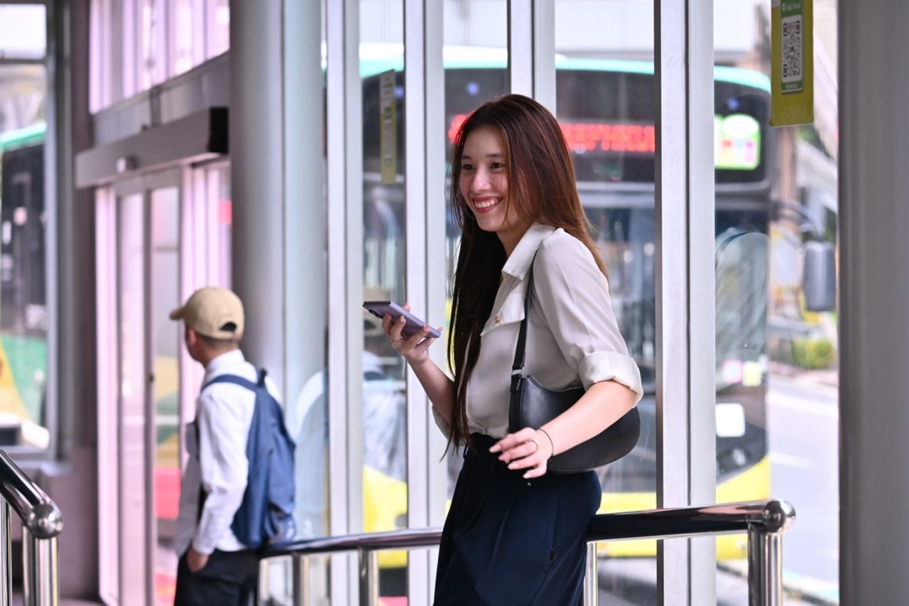 Samsung Wallet เปลี่ยนมือถือให้เป็นบัตรโดยสาร แตะขึ้นรถไฟ รถเมล์ เรือด่วน