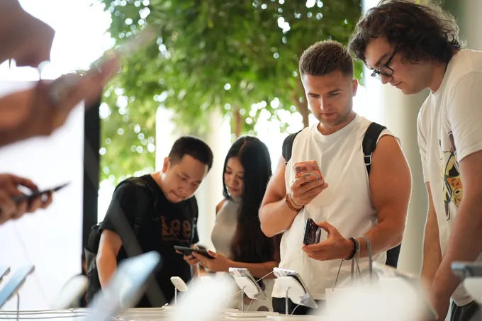 iPhone Duo จอพับรุ่นแรกของ Apple คุ้มไหมกับราคาเปิดตัว