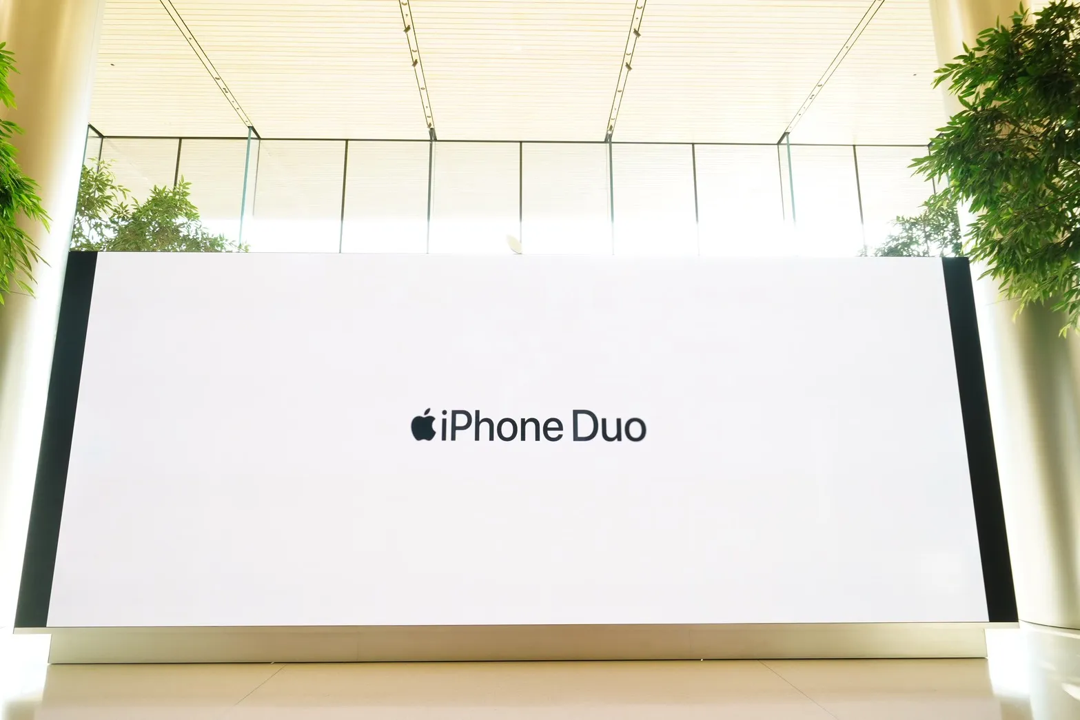 iPhone Duo จอพับรุ่นแรกของ Apple คุ้มไหมกับราคาเปิดตัว