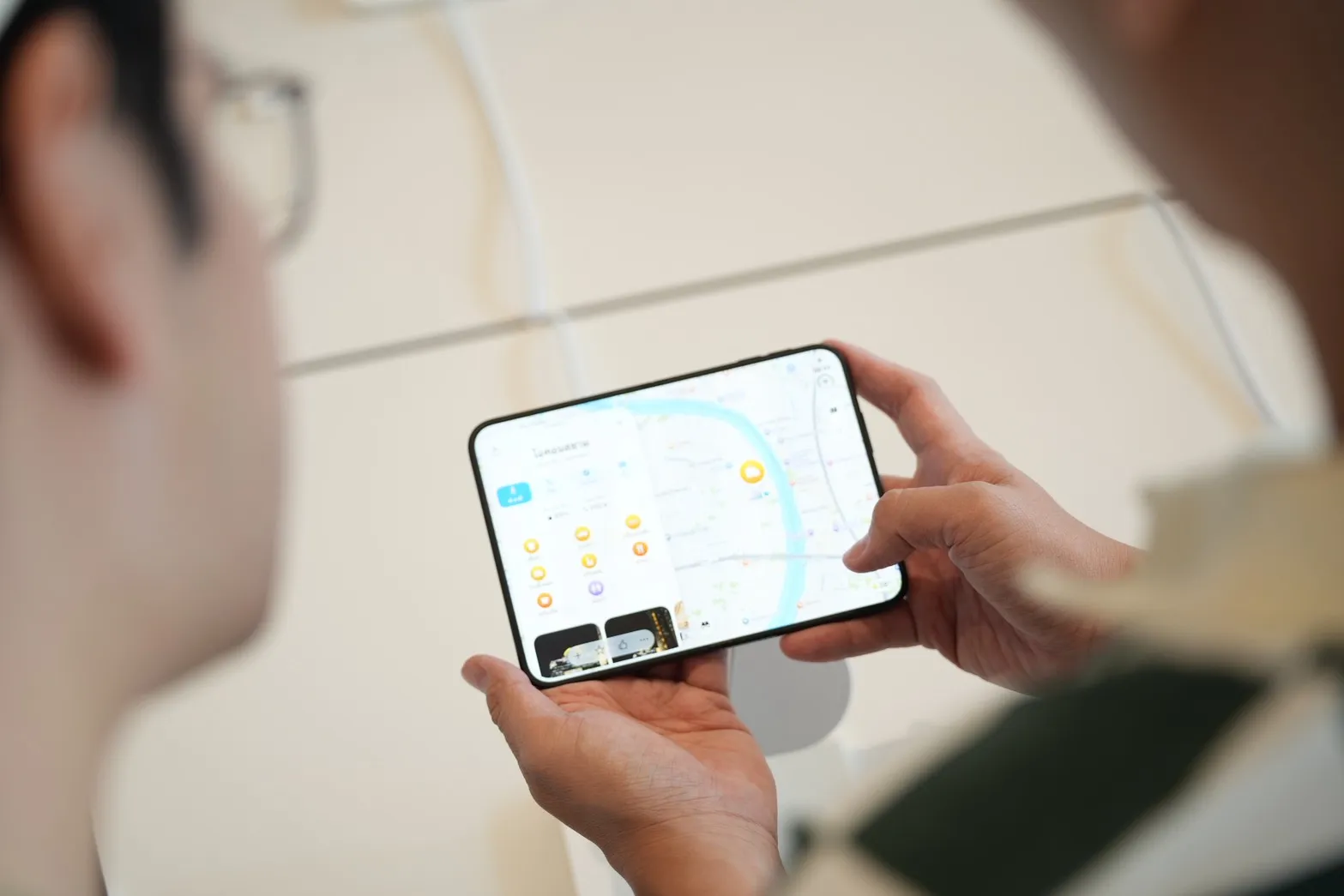 iPhone Duo จอพับรุ่นแรกของ Apple คุ้มไหมกับราคาเปิดตัว