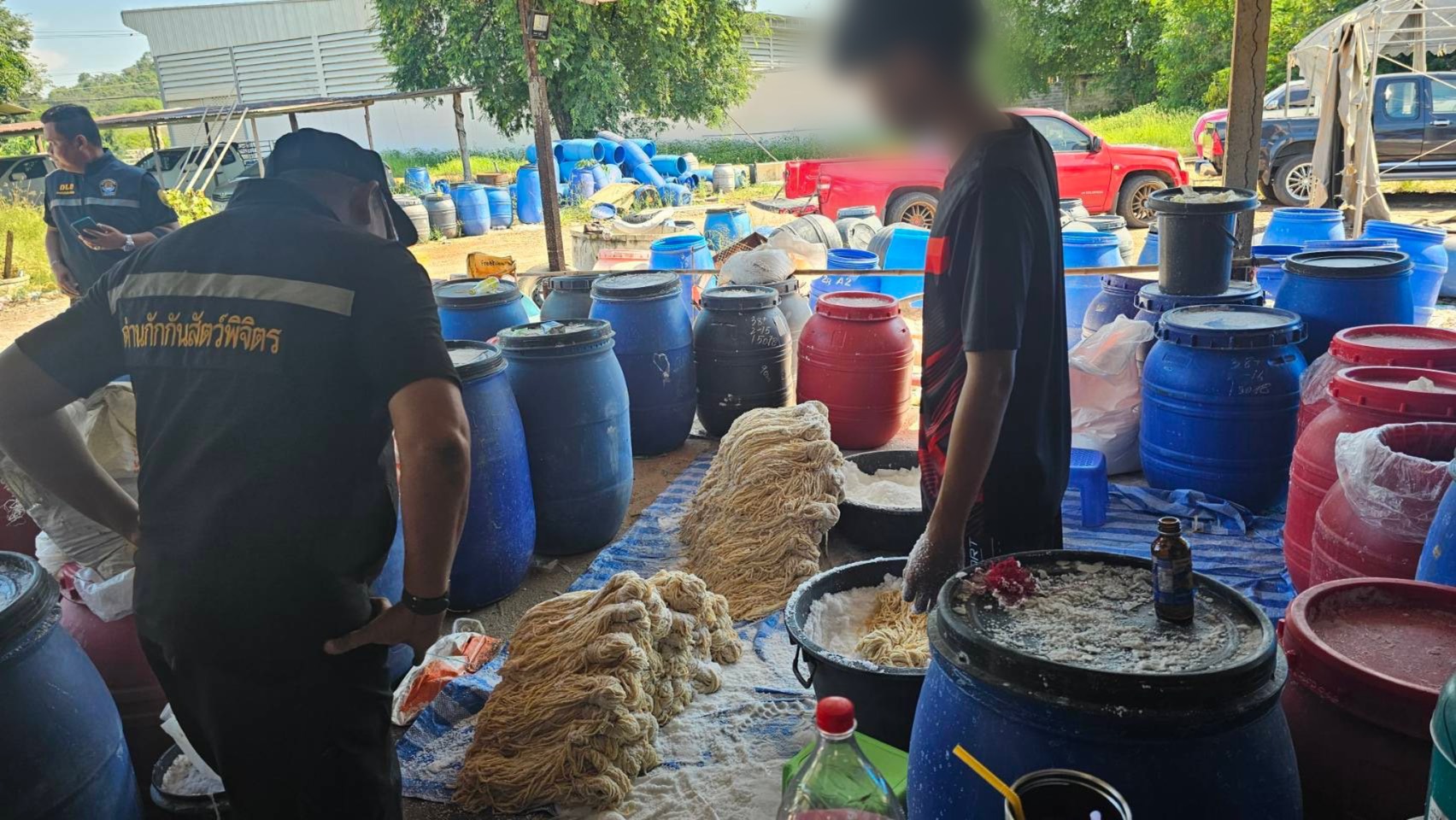 อายัดไส้หมูเถื่อนกว่า 8.5 ตัน เตือนตรวจที่มาก่อนเลือกซื้อไส้กรอก