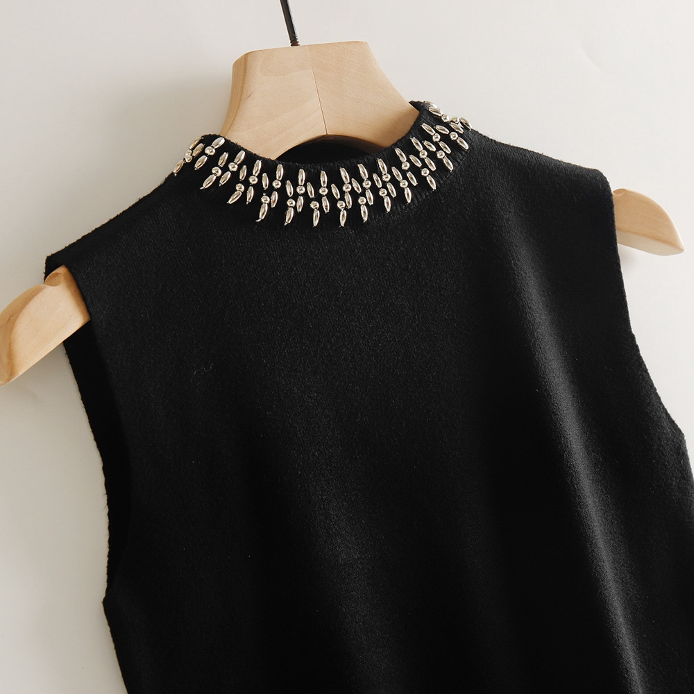 ลด 41%: เสื้อกล้ามคอเต่า ผ้าถัก