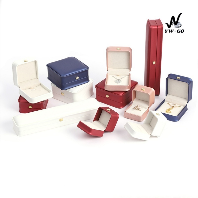 ลด 45%: กล่องเครื่องประดับ PU จัดเก็บเครื่องประดับ จิวเวอรี่ ต่างหู