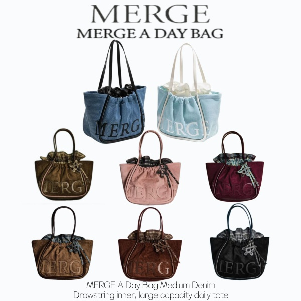 ลด 26%: กระเป๋าหนังกลับ Suede A Day Bag