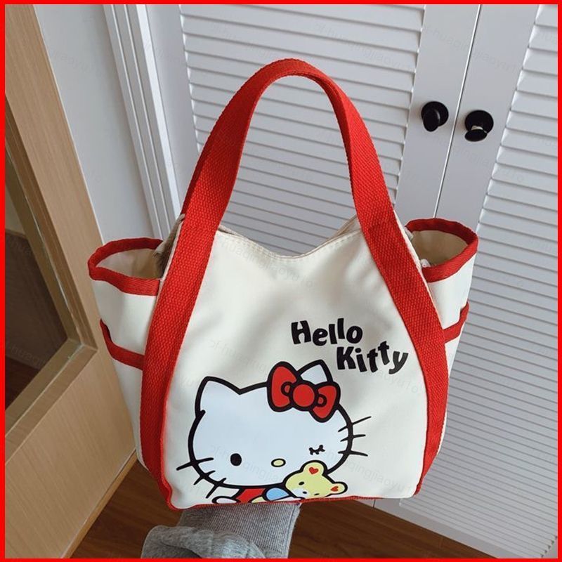 ลด 31%: 2026 Hello Kitty Bento Bag