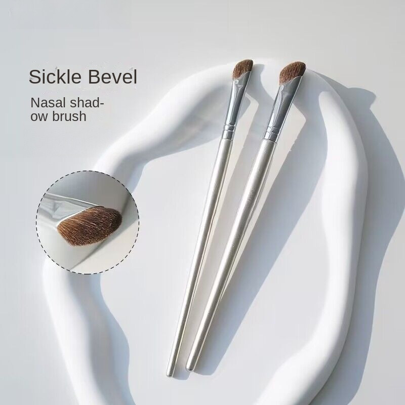 ลด 48%: Sickle Nose Shadow Brush