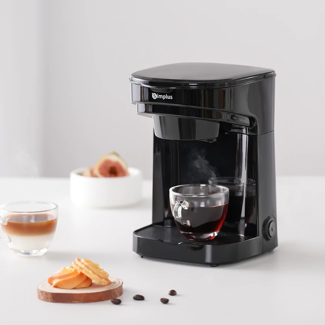 เปรียบเทียบเครื่องชงกาแฟขนาดเล็กยอดนิยม: Simplus KFJH018 vs SCE Plus CF-M1 เลือกรุ่นไหนให้เหมาะกับไลฟ์สไตล์คุณ?