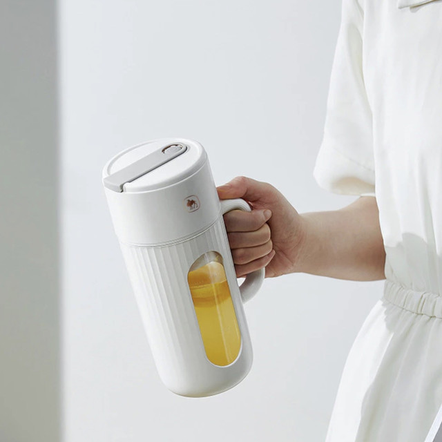 เครื่องปั่นผลไม้พกพาไร้สาย เลือกรุ่นไหนดี? เปรียบเทียบ CAMEL 400ML และ Simplus 340mL ตัวช่วยสายสุขภาพยุคใหม่