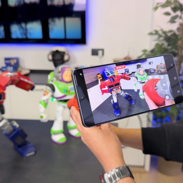 Galaxy S26 Ultra ทดสอบ Horizon Lock แบบโหด ติดกับสว่านที่กำลังหมุน ผลลัพธ์นิ่งเกินคาด