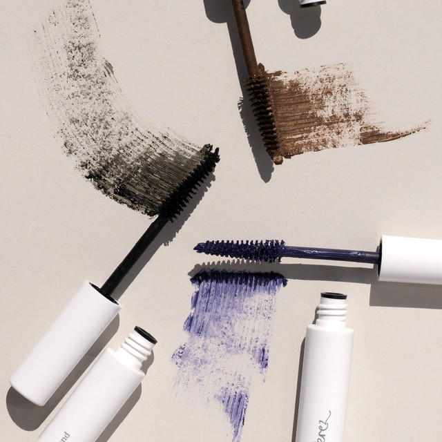 มาสคาร่าย้อมคิ้ว ไอเท็มแต่งหน้าที่ช่วยให้คิ้วดูเป็นธรรมชาติ