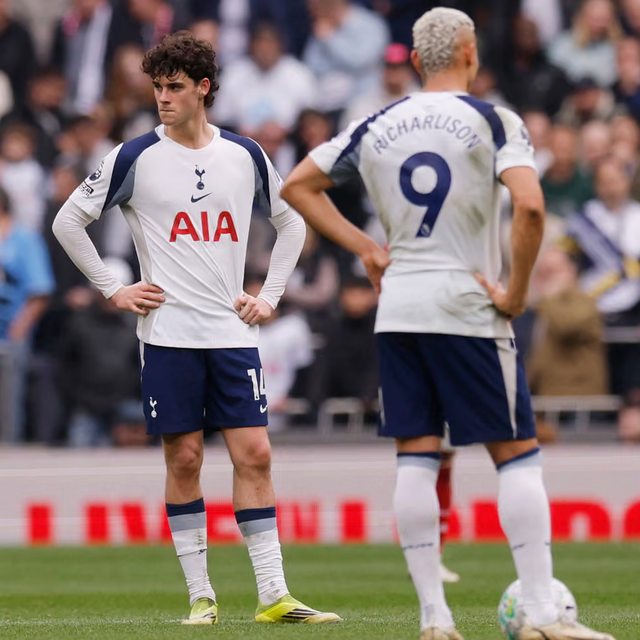 สเปอร์ส (Spurs) เสี่ยงตกชั้น ฟอร์มแกว่งจนหยุดไม่อยู่