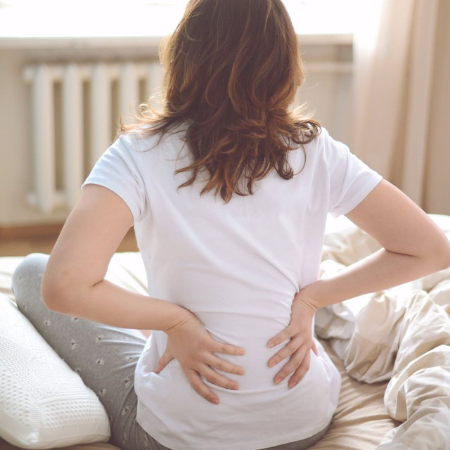 คู่มือดูแลอาการปวดหลังสำหรับผู้หญิง