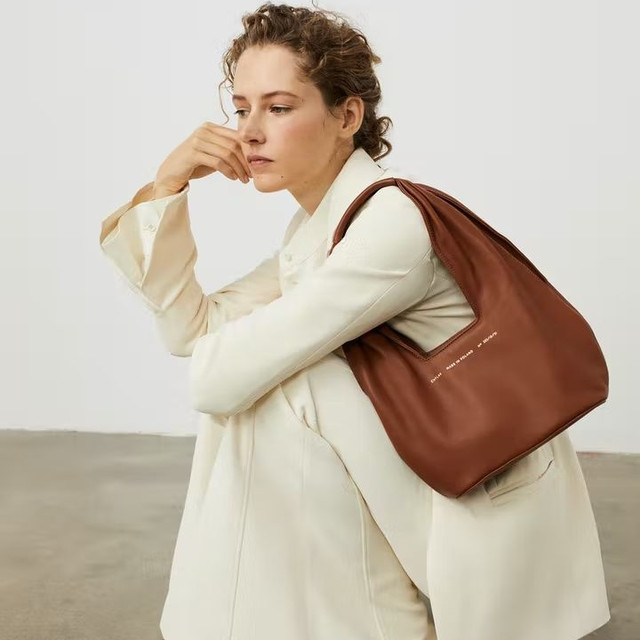 คู่มือกระเป๋าสะพายผู้หญิงยุคใหม่