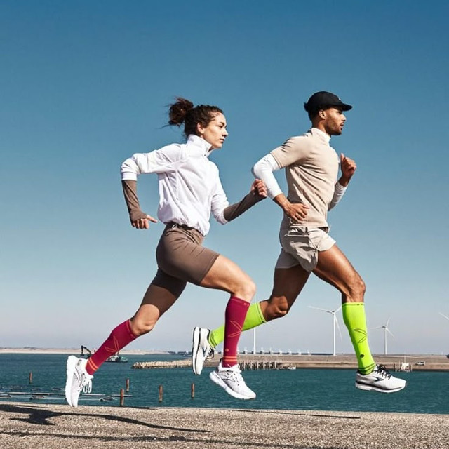 เสื้อกัน UV ไอเทมกันแดดตัวช่วยสำคัญของคนยุคใหม่