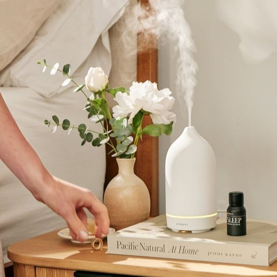 สเปรย์ปรับอากาศ ตัวช่วยดับกลิ่นในห้องให้หอมสดชื่น